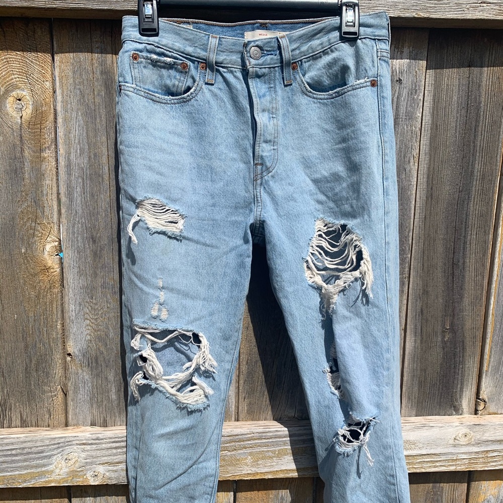 Levi’s Wedgie Fit Mom Jeans